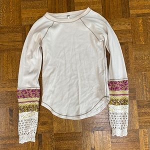 Free people sweater size L